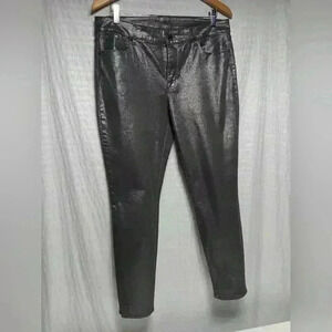White  House Black Market The coated Skinny Ankle. Mid Rise ladies size 10.